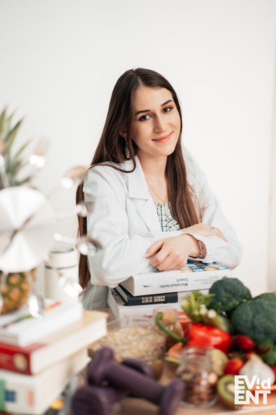 5. Oana Comăniță